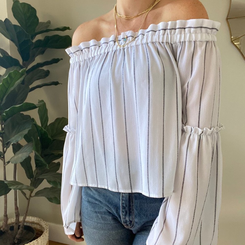 OFF THE SHOULDER STRIPED TOP